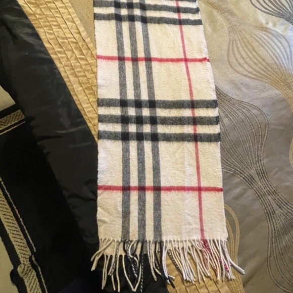 Burberry Cashmere Scarf - Picture 2 of 4